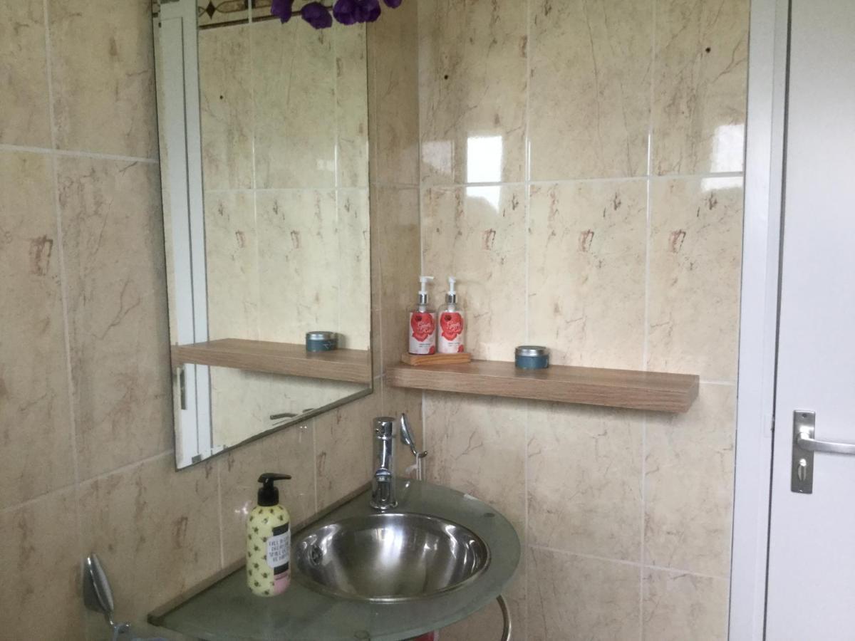 Bed&Breakfast Ineke en John Hoofddorp Exterior foto